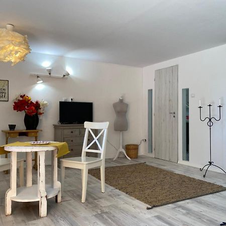 Countryside Apartment Fule Exterior photo