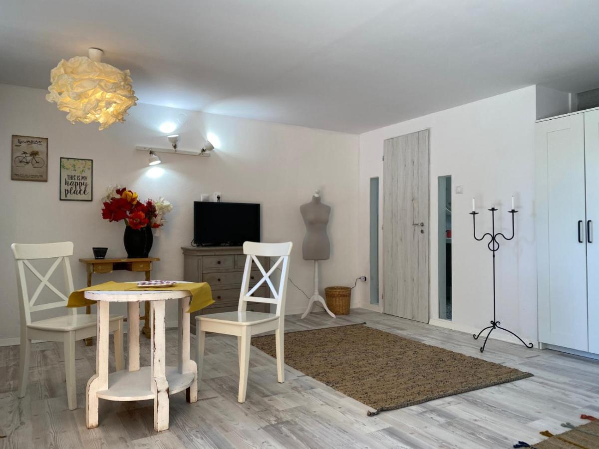 Countryside Apartment Fule Exterior photo